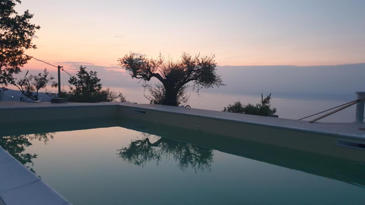 Villa Kiru 비보발렌티아 외부 사진