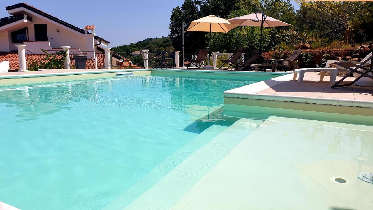 Villa Kiru 비보발렌티아 외부 사진